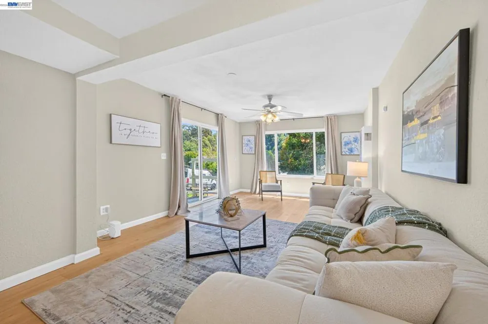 8382 Golf Links Rd Oakland, CA 94605