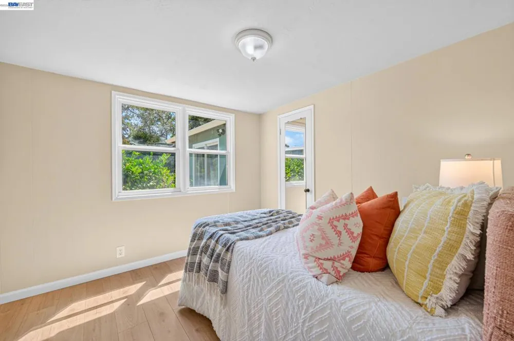 8382 Golf Links Rd Oakland, CA 94605