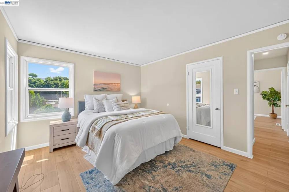 8382 Golf Links Rd Oakland, CA 94605