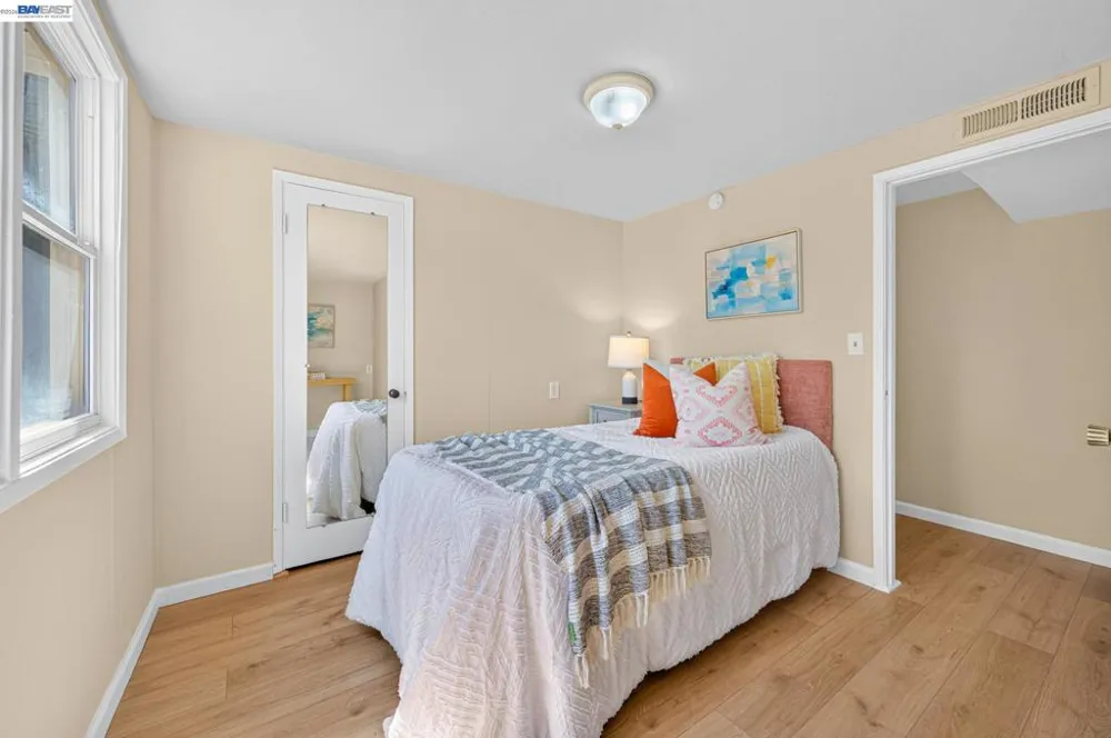 8382 Golf Links Rd Oakland, CA 94605