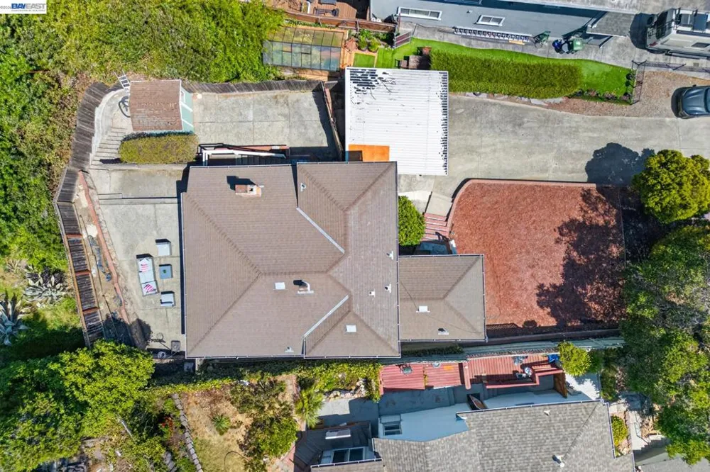 8382 Golf Links Rd Oakland, CA 94605