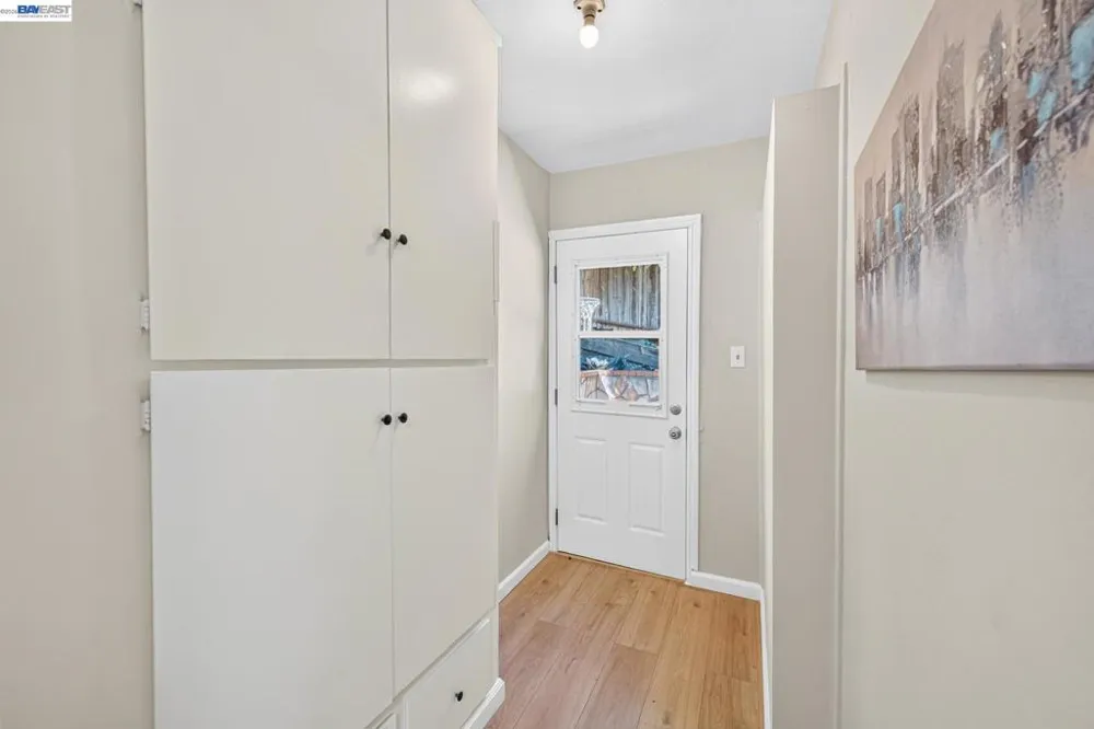 8382 Golf Links Rd Oakland, CA 94605