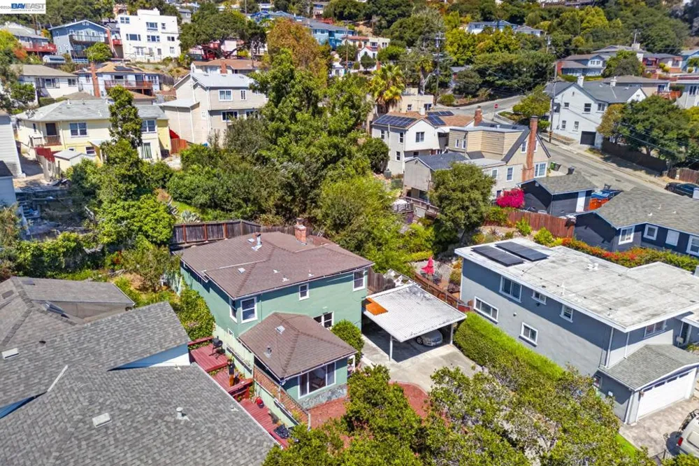 8382 Golf Links Rd Oakland, CA 94605