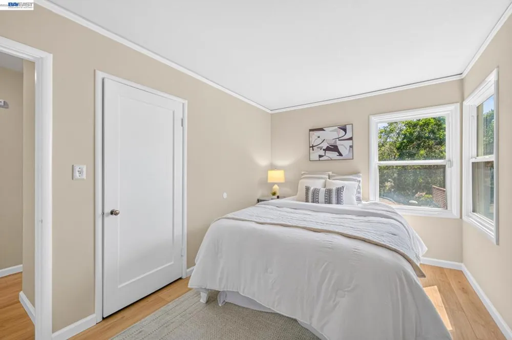 8382 Golf Links Rd Oakland, CA 94605