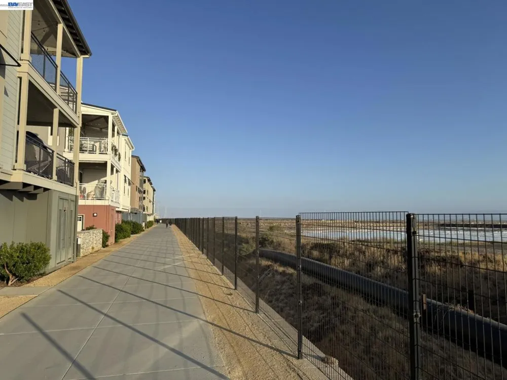 9824 Seawind Way Newark, CA 94560