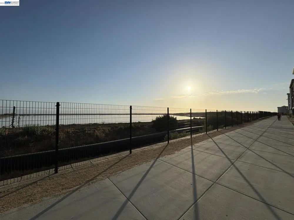 9824 Seawind Way Newark, CA 94560