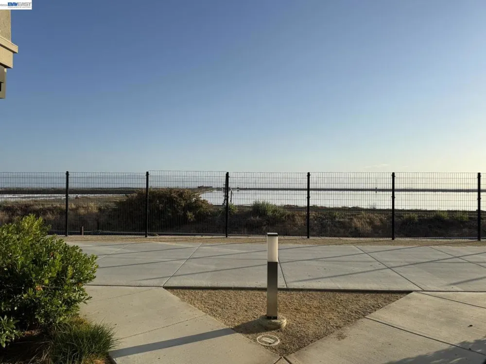 9824 Seawind Way Newark, CA 94560