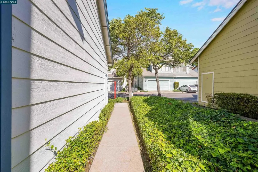 418 Dohrmann Ln Pinole, CA 94564