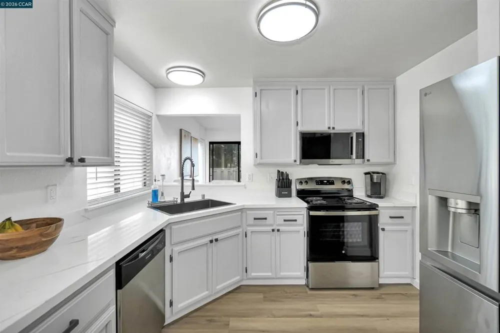 418 Dohrmann Ln Pinole, CA 94564