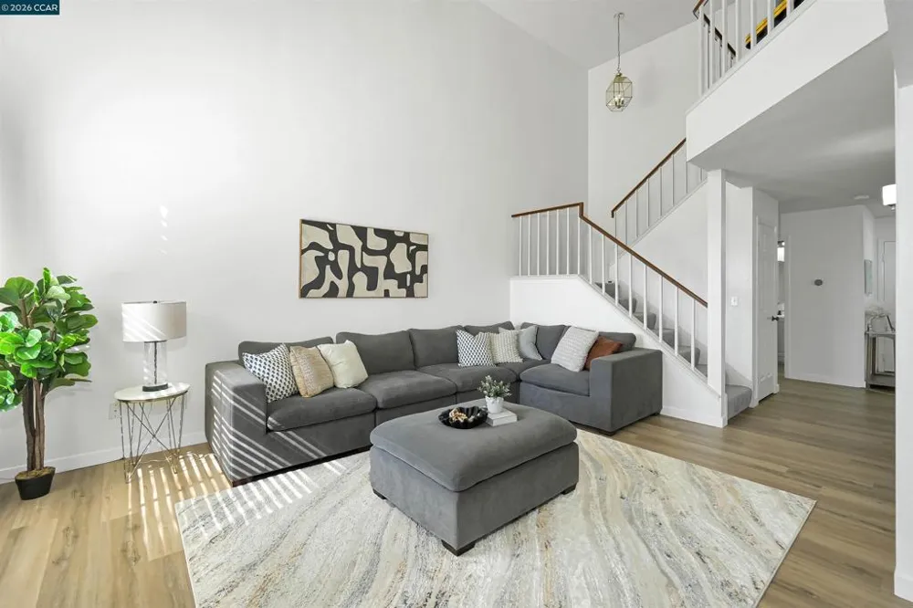 418 Dohrmann Ln Pinole, CA 94564