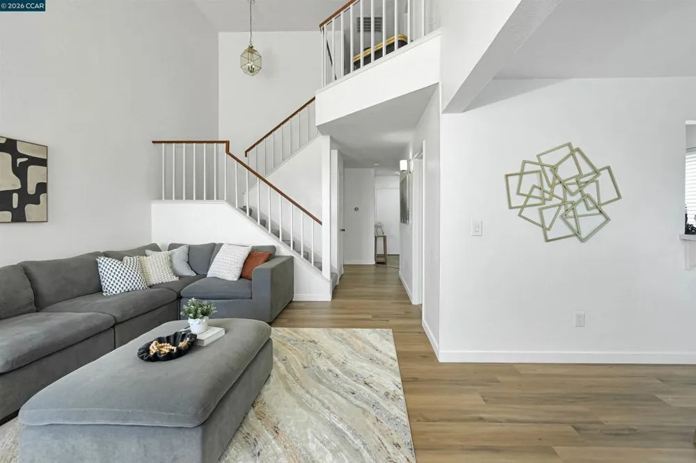 418 Dohrmann Ln Pinole, CA 94564