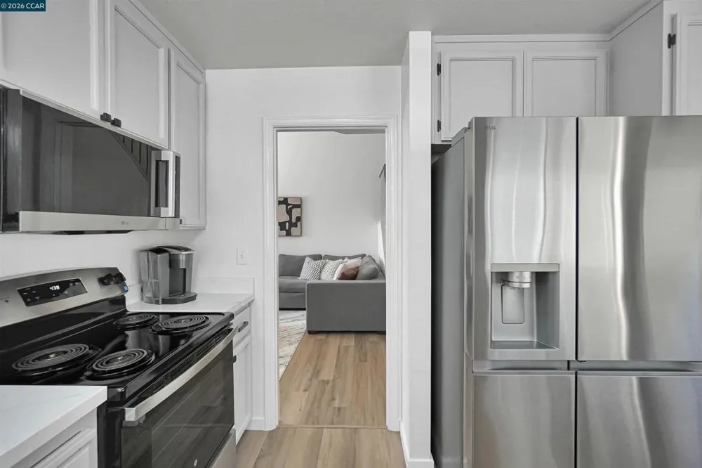 418 Dohrmann Ln Pinole, CA 94564