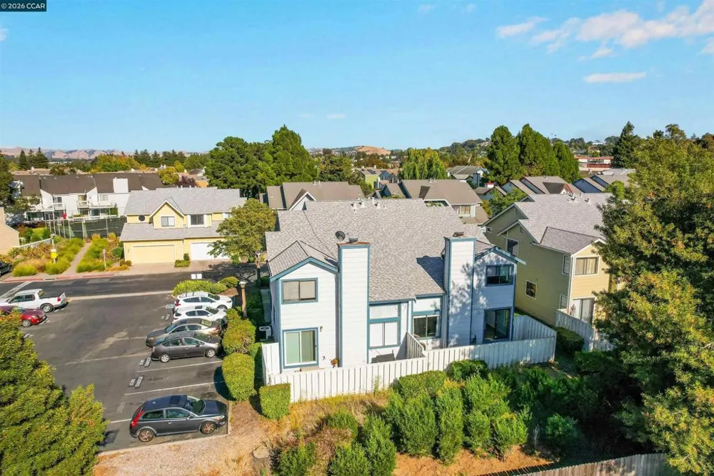 418 Dohrmann Ln Pinole, CA 94564