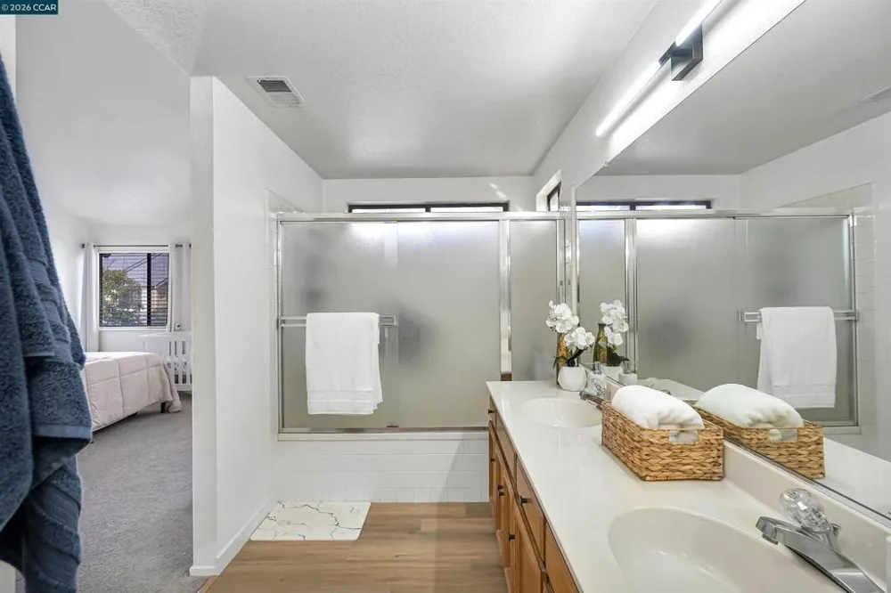 418 Dohrmann Ln Pinole, CA 94564