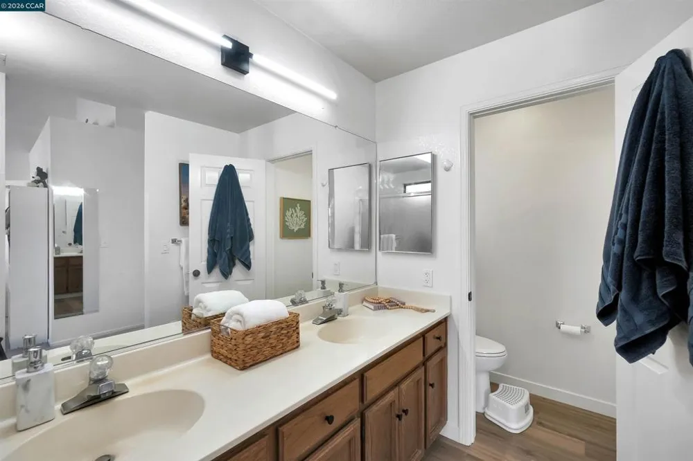 418 Dohrmann Ln Pinole, CA 94564