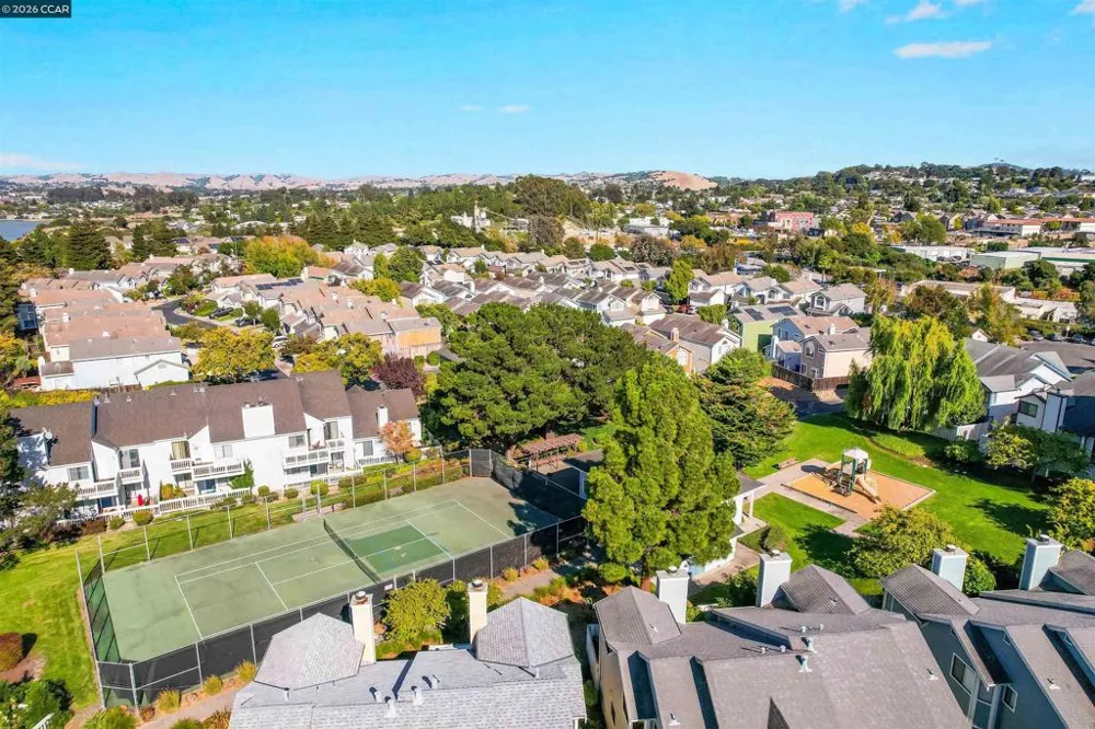 418 Dohrmann Ln Pinole, CA 94564