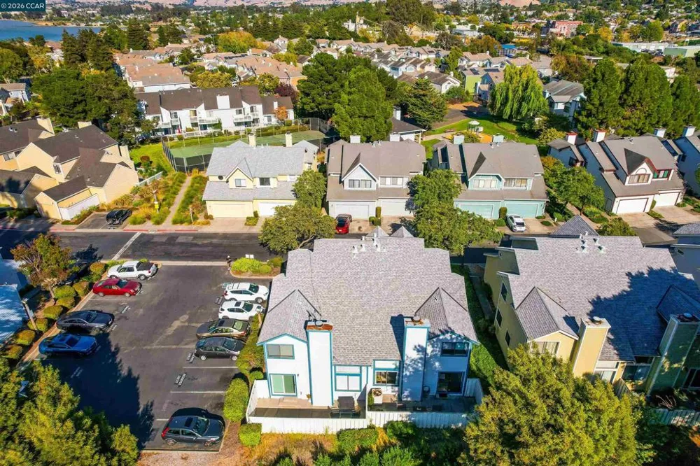 418 Dohrmann Ln Pinole, CA 94564