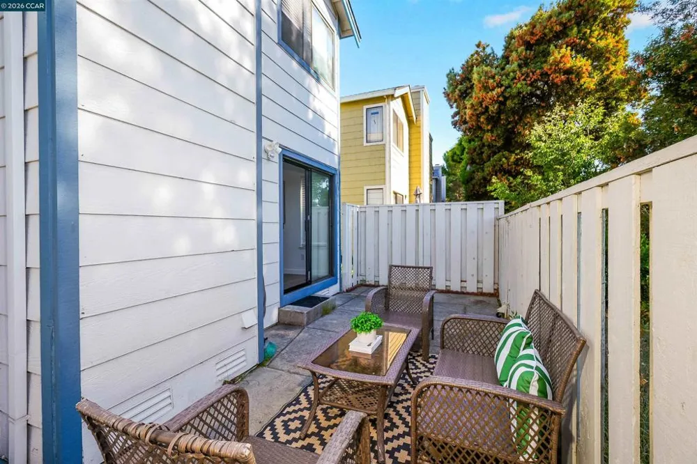 418 Dohrmann Ln Pinole, CA 94564