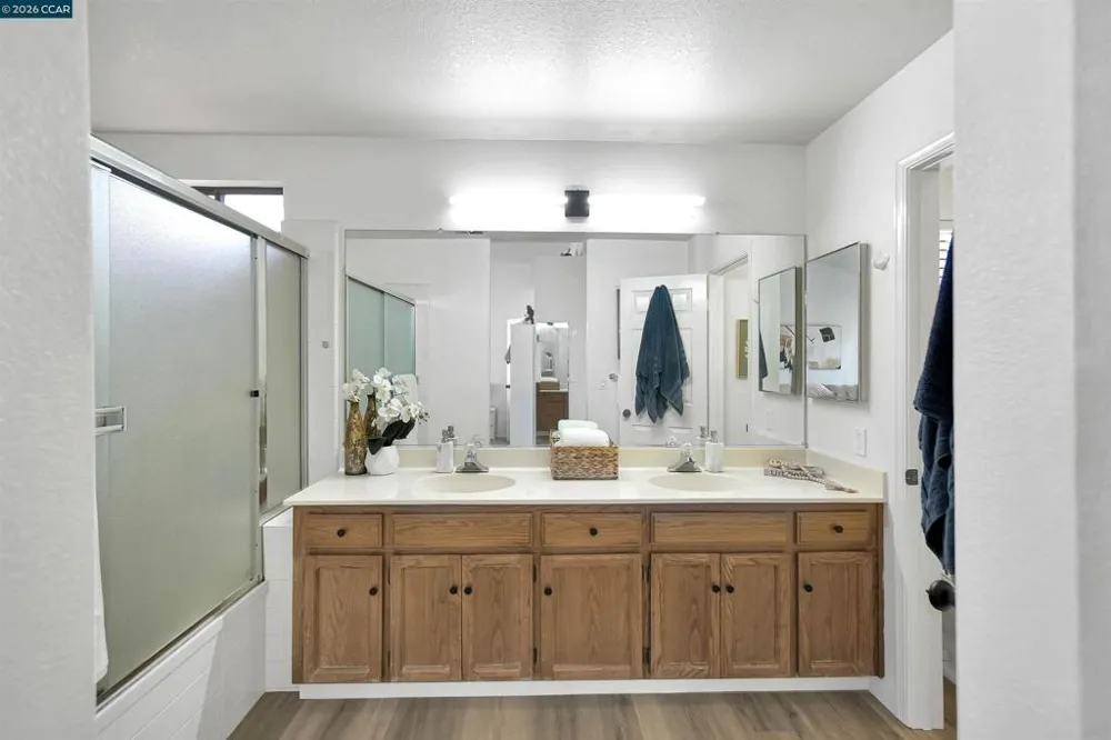 418 Dohrmann Ln Pinole, CA 94564