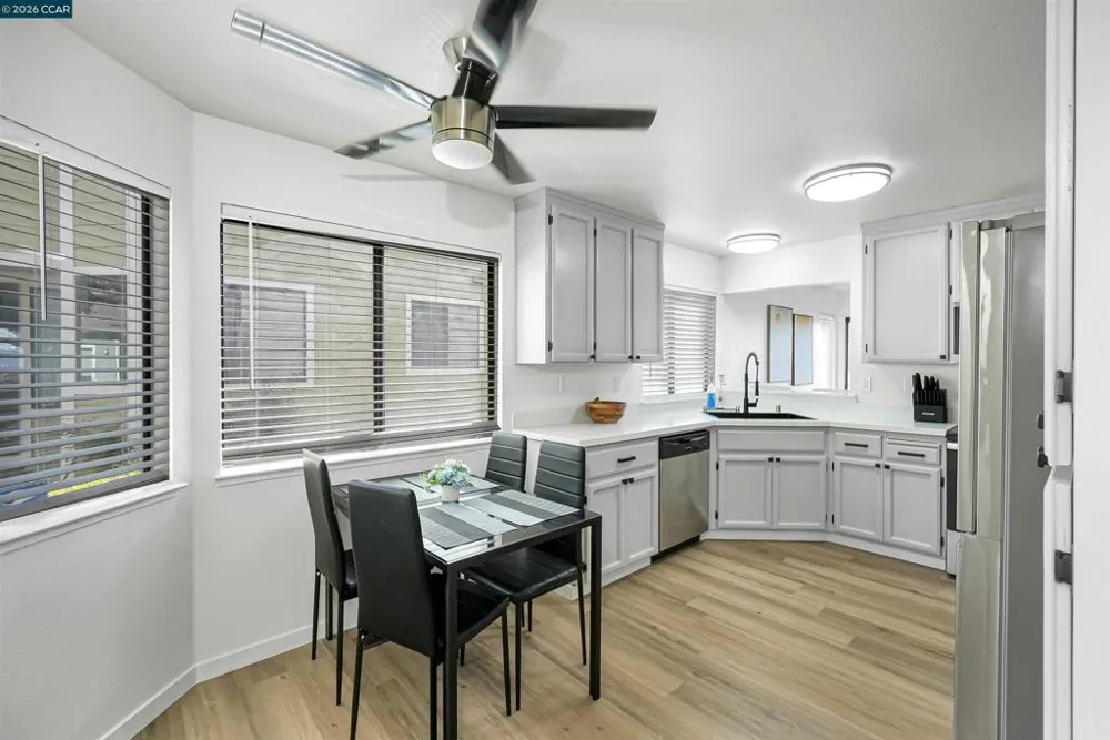 418 Dohrmann Ln Pinole, CA 94564