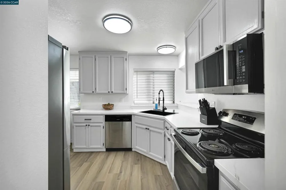 418 Dohrmann Ln Pinole, CA 94564