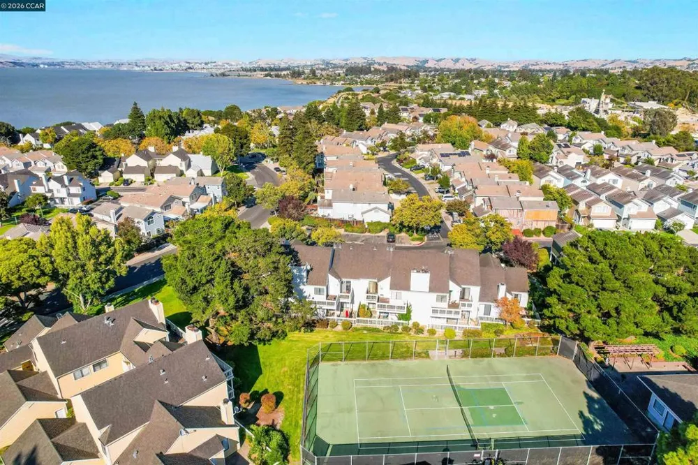 418 Dohrmann Ln Pinole, CA 94564