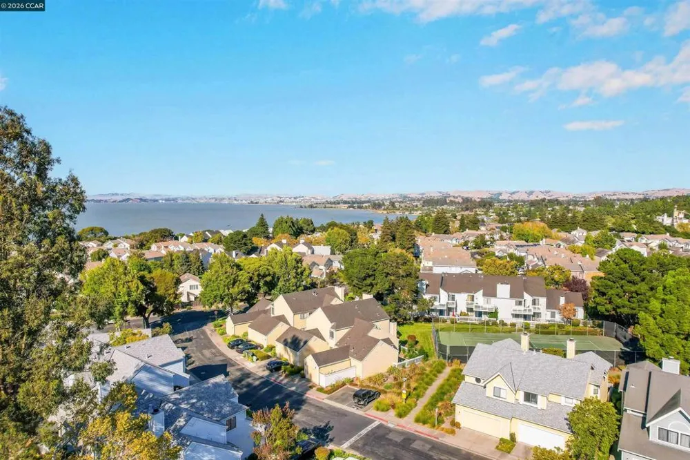 418 Dohrmann Ln Pinole, CA 94564