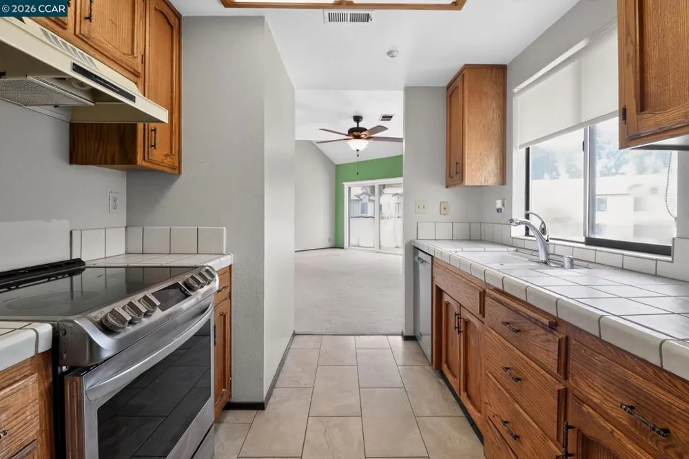 3458 Smoketree Commons Dr Pleasanton, CA 94566