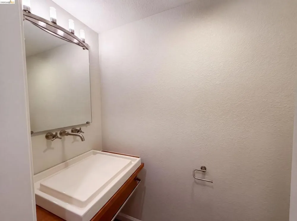 815 Wild Oak Dr Santa Rosa, CA 95409