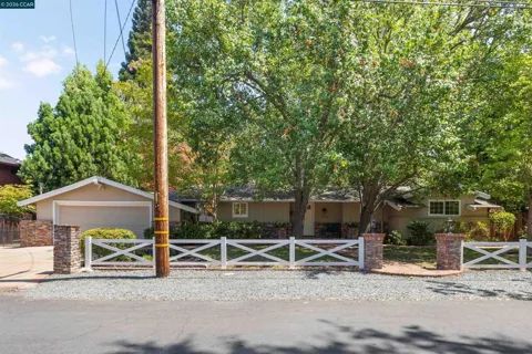 1026 Hacienda Dr