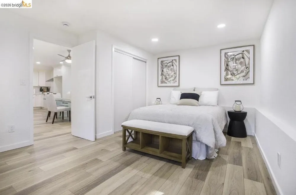 6855 Gunn DR Oakland, CA 94611