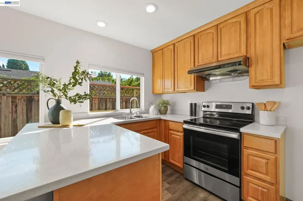 5984 Fair Ave Newark, CA 94560