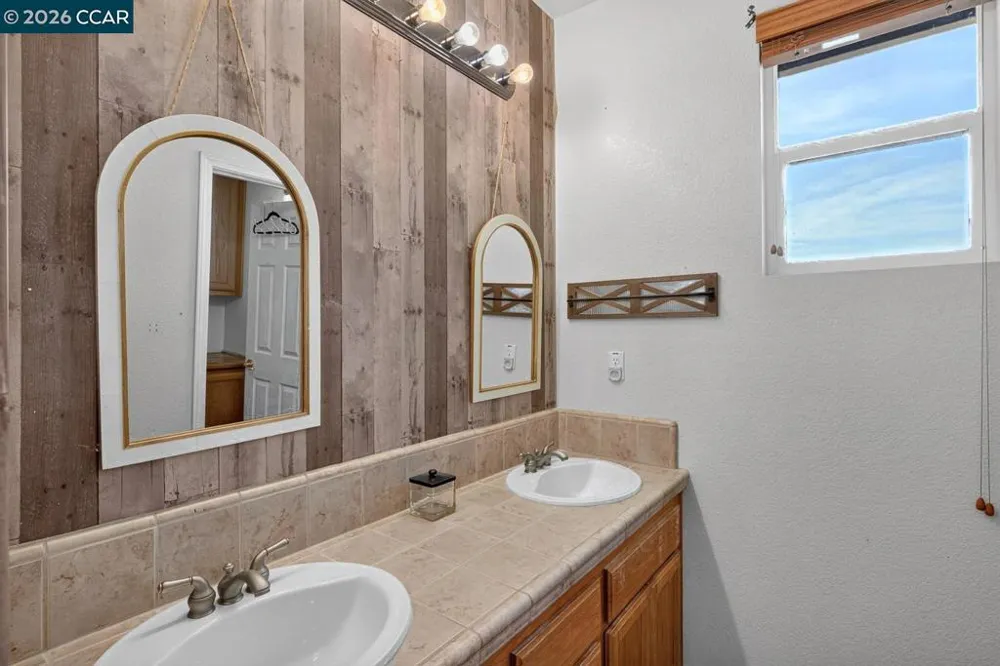 1672 Allenwood Cir Lincoln, CA 95648