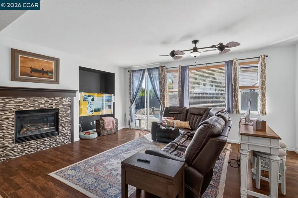 1672 Allenwood Cir Lincoln, CA 95648