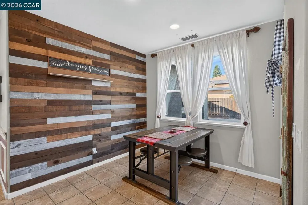 1672 Allenwood Cir Lincoln, CA 95648
