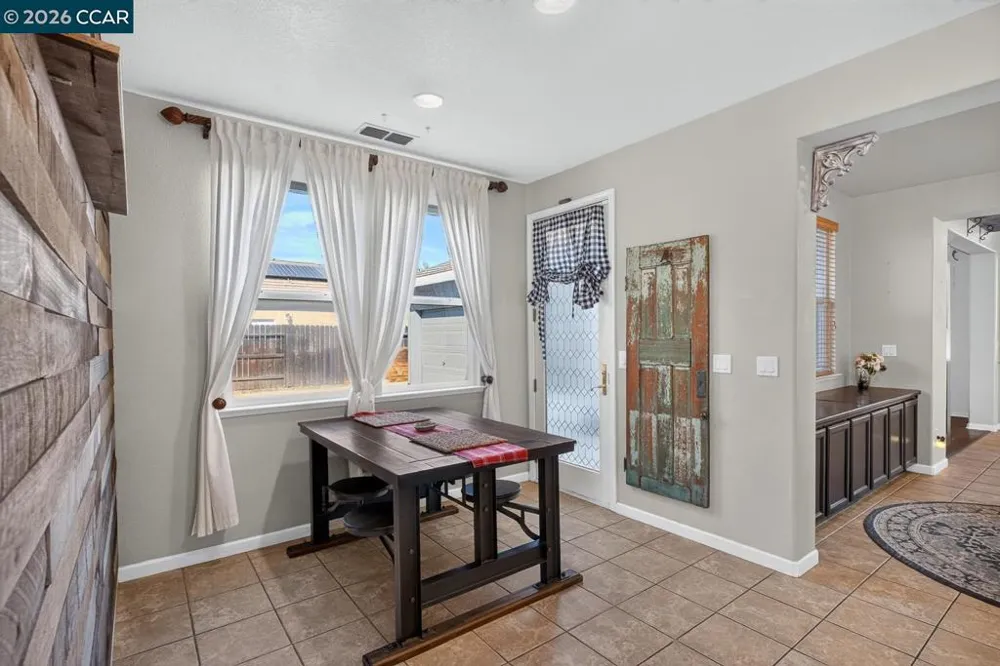 1672 Allenwood Cir Lincoln, CA 95648