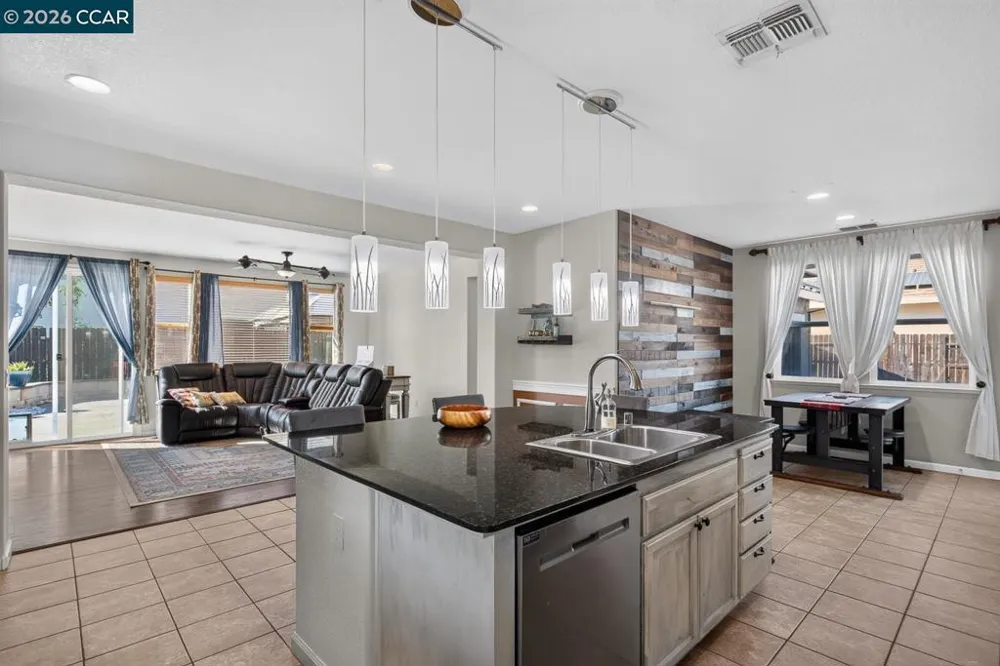 1672 Allenwood Cir Lincoln, CA 95648