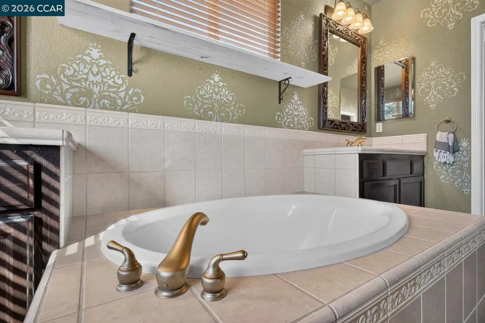 1672 Allenwood Cir Lincoln, CA 95648