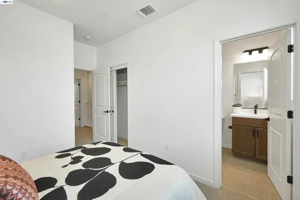 3824 Norbridge Ave Castro Valley, CA 94546
