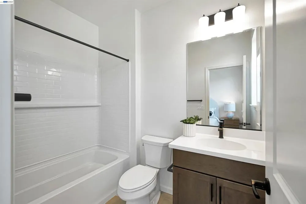 3824 Norbridge Ave Castro Valley, CA 94546