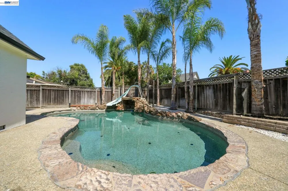 6242 Montcalm Ave Newark, CA 94560