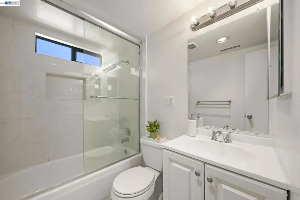 6242 Montcalm Ave Newark, CA 94560