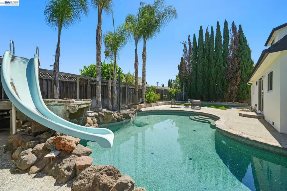6242 Montcalm Ave Newark, CA 94560