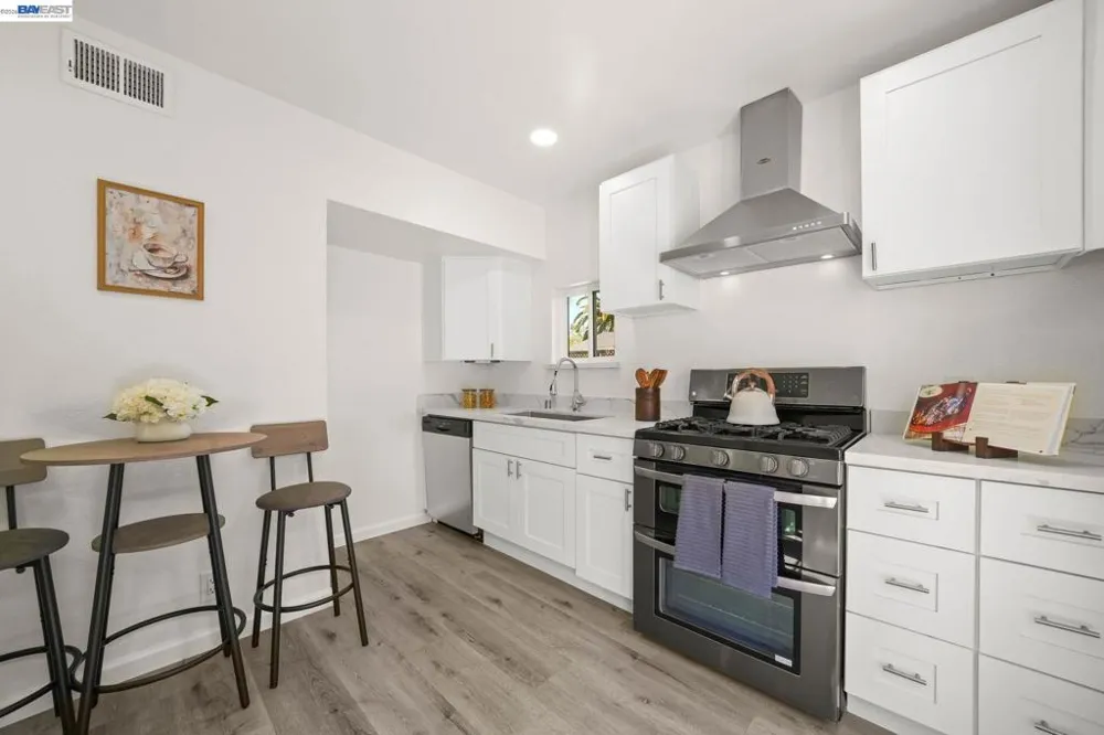 6242 Montcalm Ave Newark, CA 94560