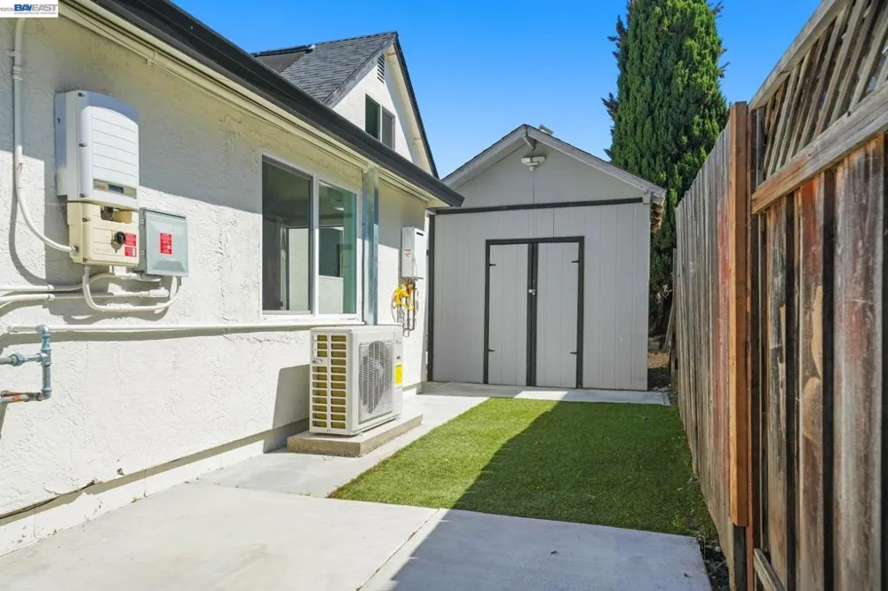 6242 Montcalm Ave Newark, CA 94560