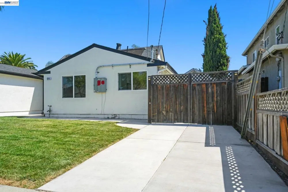 6242 Montcalm Ave Newark, CA 94560