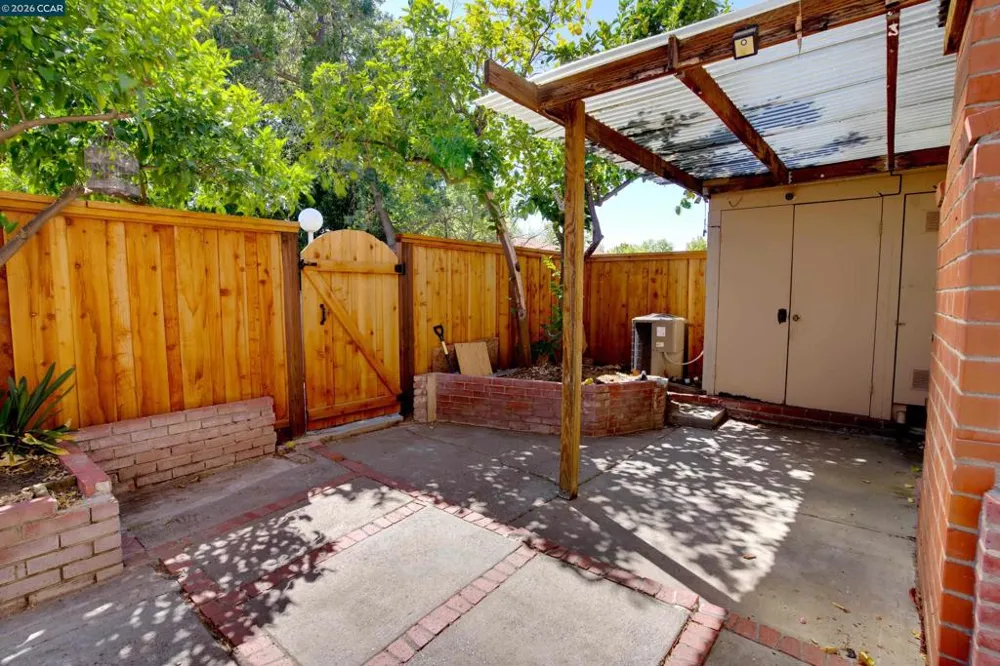 1891 Landana Dr #C Concord, CA 94519