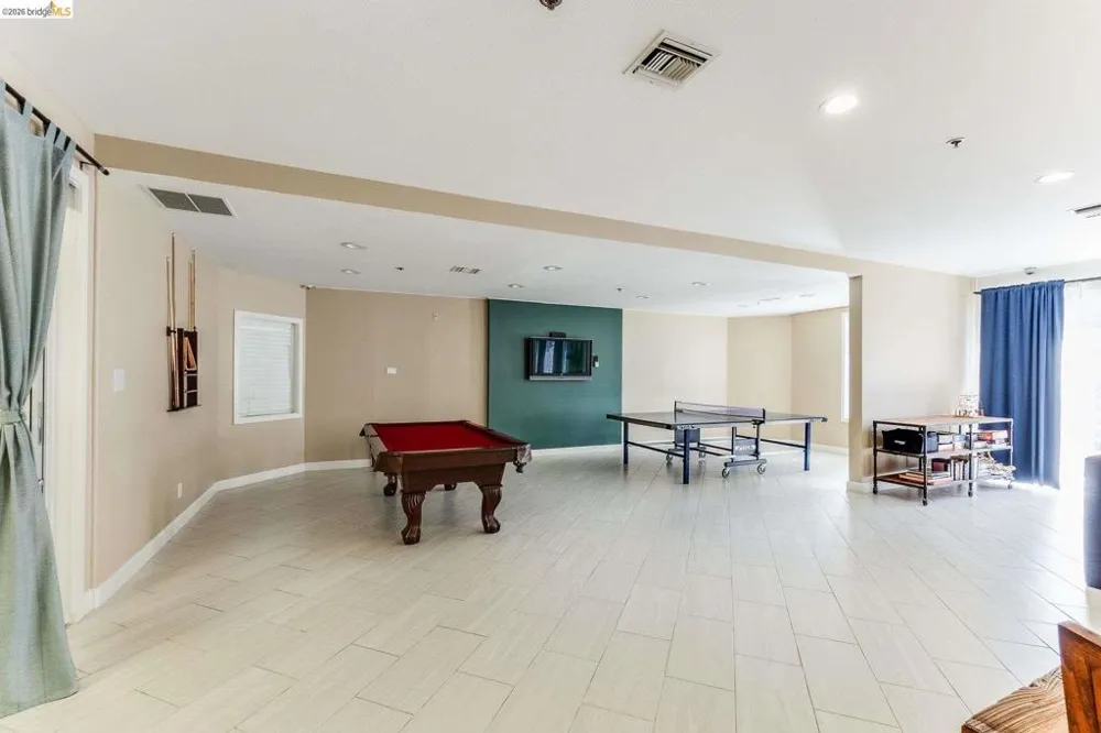 6400 Christie Ave #3206 Emeryville, CA 94608