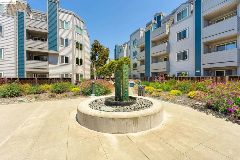 6400 Christie Ave #3206 Emeryville, CA 94608
