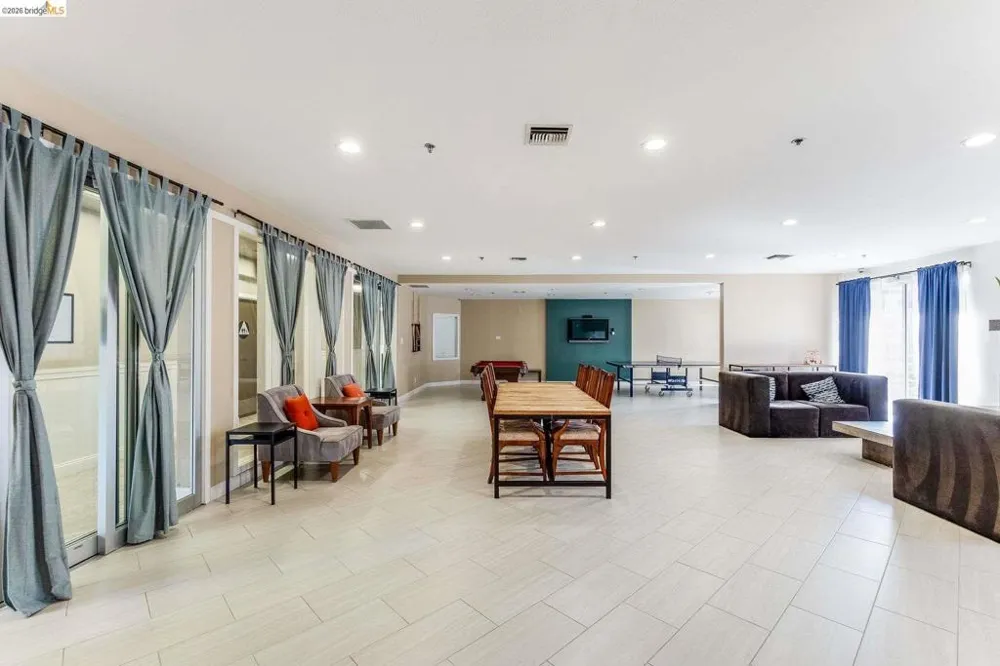 6400 Christie Ave #3206 Emeryville, CA 94608
